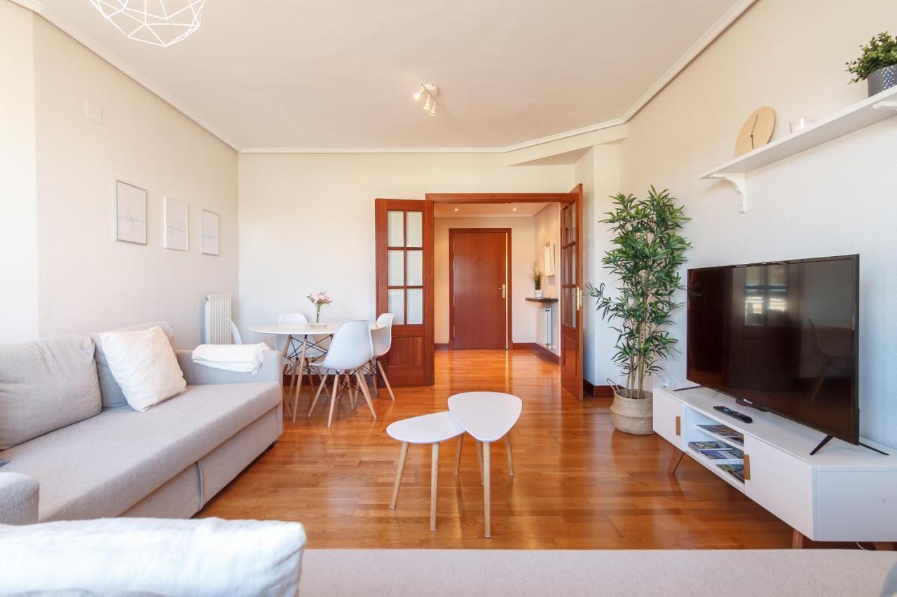 Apartamento Amplio y Luminoso sobre la Ría de Barakaldo Exterior foto