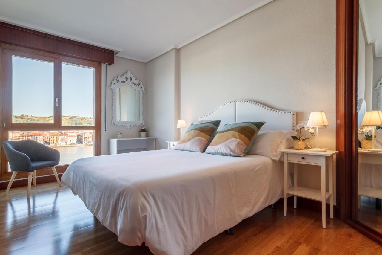 Apartamento Amplio y Luminoso sobre la Ría de Barakaldo Exterior foto
